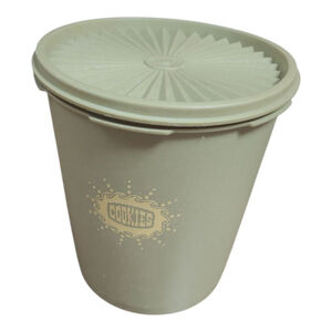Tupperware Avocado Color Cookie Keeper